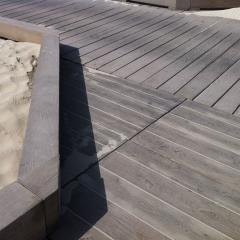 Precast concrete kerb